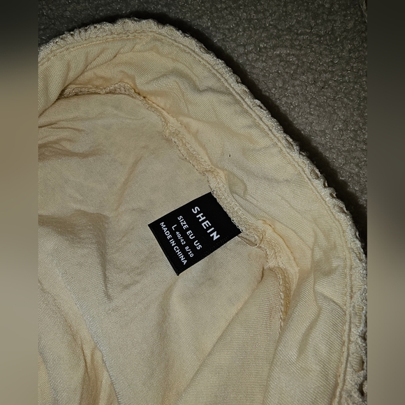 Off-white cropped two piece crochet set - Picture 4 of 8